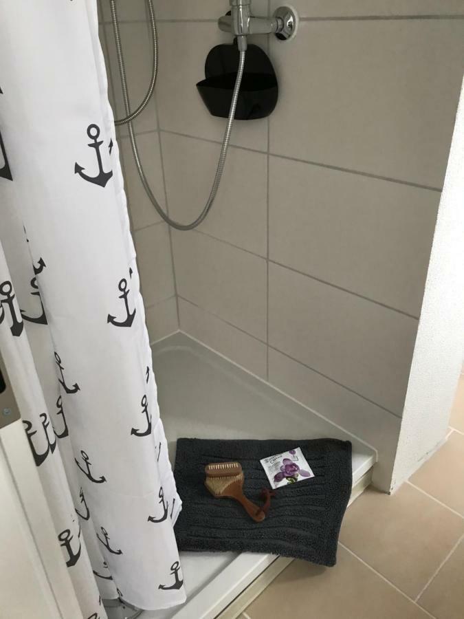 Helenes Ferienwohnung Auf Dem Bauernhof - Lausitzer Seenland Lauta Exterior foto